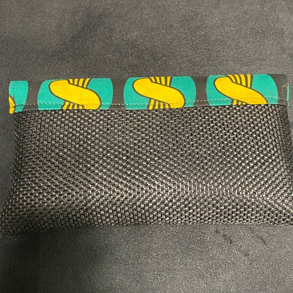 African Clutch - Picture 2 of 3